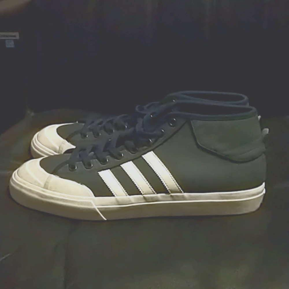 Men's size 11 adidas shoce navy blue and white